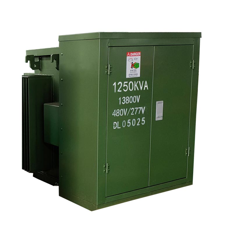 Trojfázový transformátor namontovaný na podložke